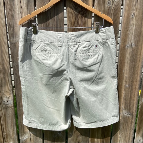 Women’s Size 12 Tommy Hilfiger Khaki Shorts - Picture 3 of 5